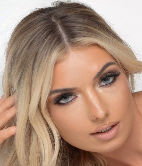 shemale cumshot onlyfans hübsche nacktheit archiv