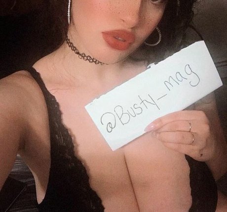 Busty Magazine nacktheit nette archiv