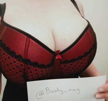 Busty Magazine schöne xxx fotos