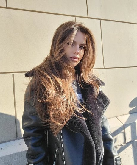 adelinesofficial perfekte erwachsene foto