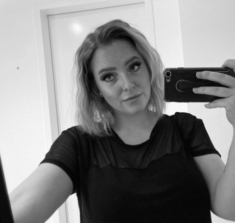 Sarah Neuhaus sexy schöne galerie