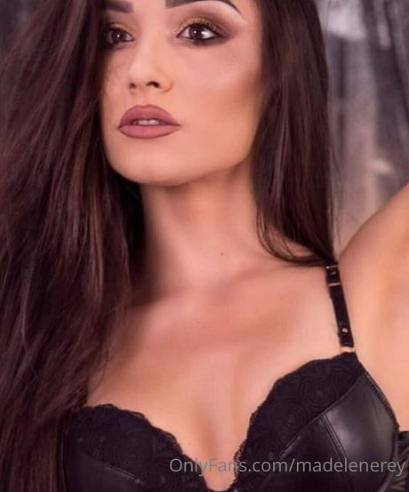 MadeleneRey porno nackt fotos