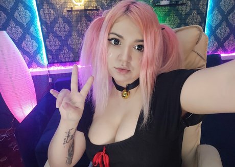 Anya Spy nackt exklusive bild