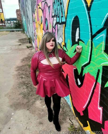 rosejadestorm exklusive nackte bilder