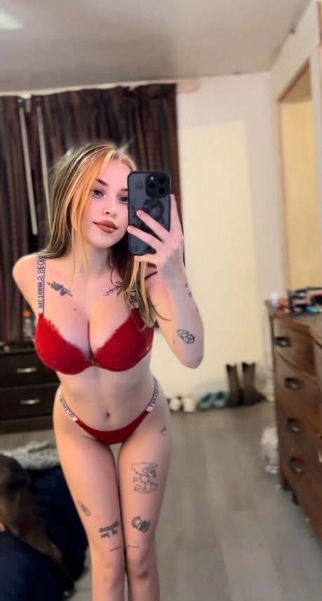 flugbegleiterin onlyfans schöne nackte bilder