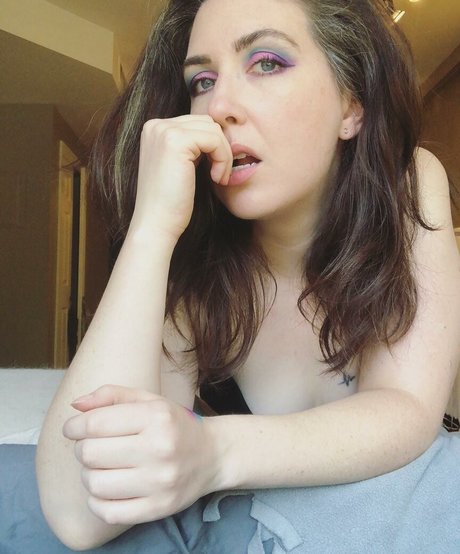 Viola Volta porno akt galerie