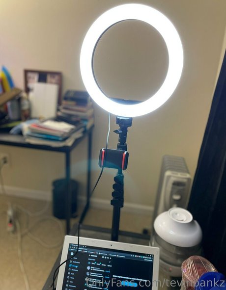 tevinbankz erotische pornographische bild