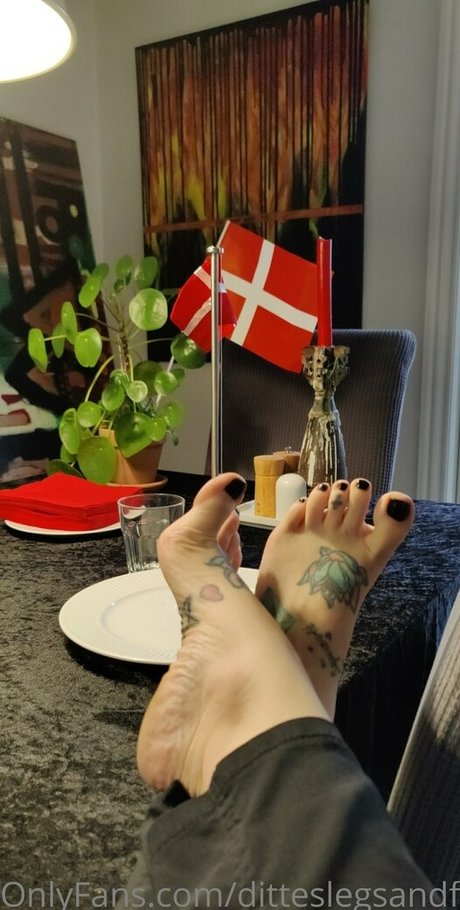 ditteslegsandfeet model exklusive foto