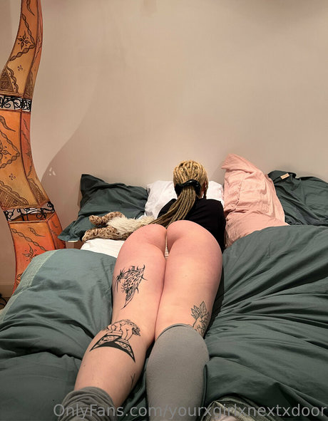 yourgirlnextdoorlau heiße erotische foto