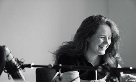 Beth Roars schauspielerin heiße fotos