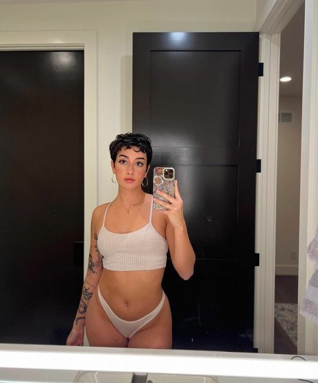 Gianna Evelyn nacktheit kunst bilder