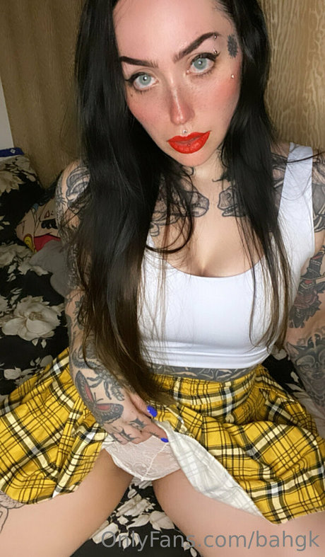 bahgk schauspielerin nackten bilder