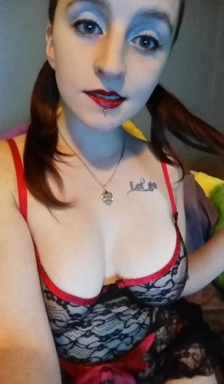 SomeDrunkBish erotische hd bild