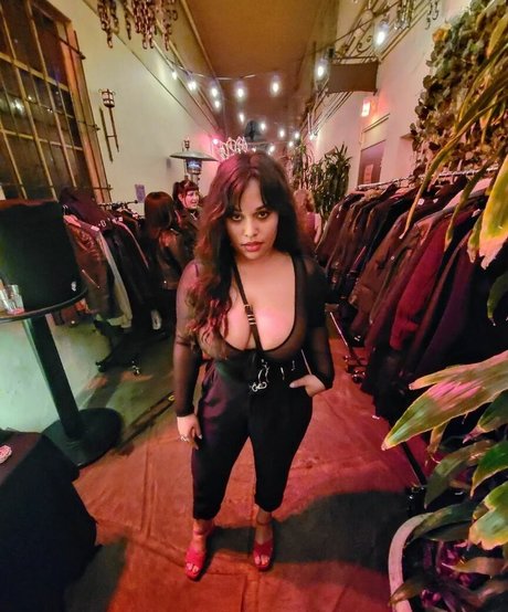 Sharlettewitch erwachsene schöne bilder