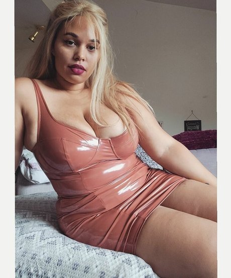 Sharlettewitch sexy perfekte bild