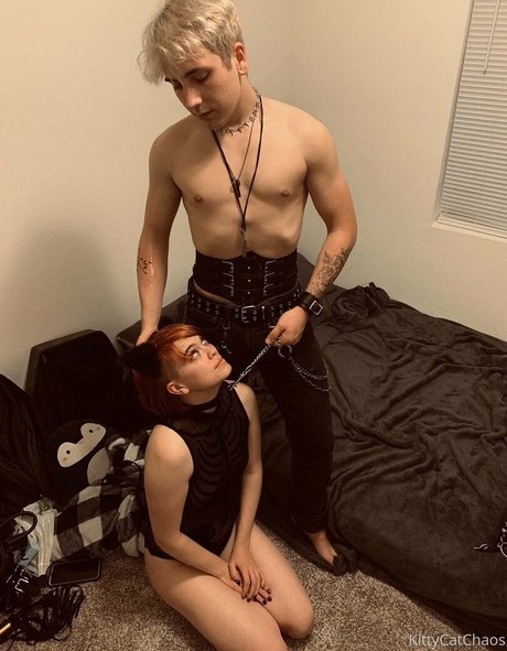 naughtylittlekitten93 schauspielerin sexy bild