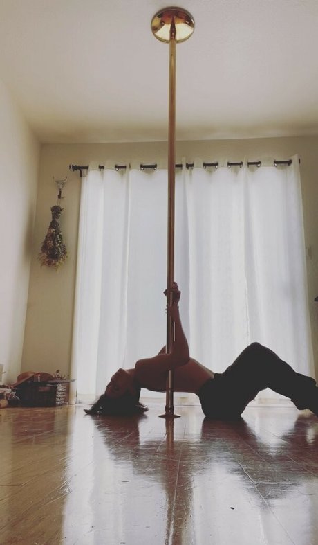 Olivia Graves sexy akt bilder