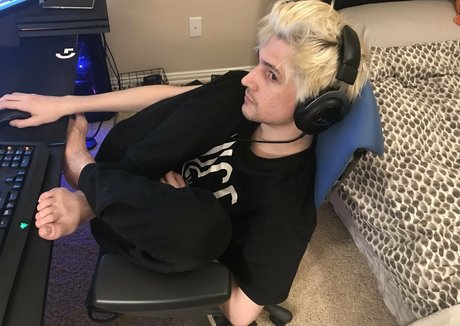 xqcow1 exklusive sexy bild