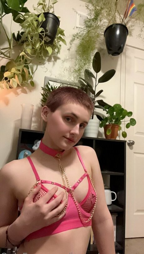 immaturebunny schauspielerin nackte bild