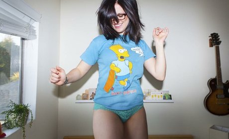 Allie Goertz hübsche akt galerie