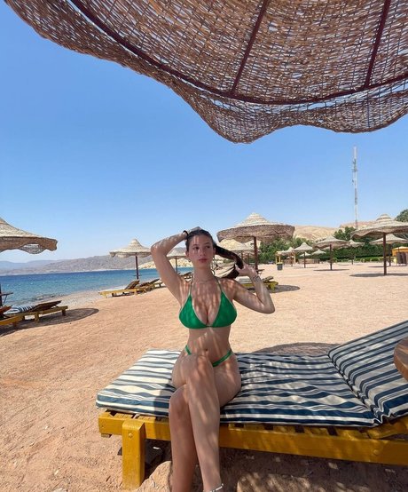 Rona Y kostenlose exklusive foto