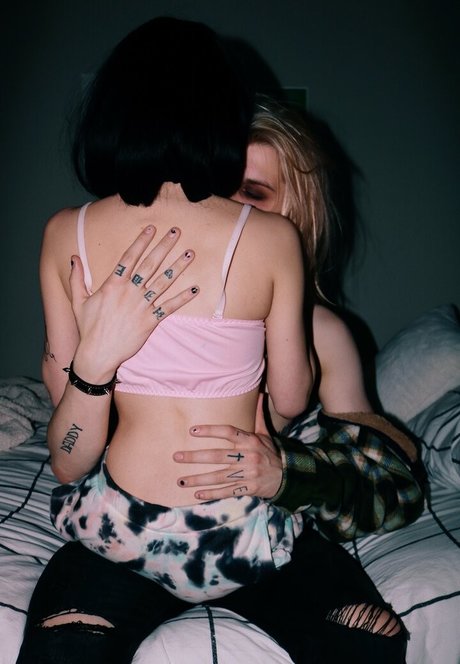 thebobbyburns nacktheit top archiv