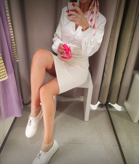 Noa Damari model nackten bild