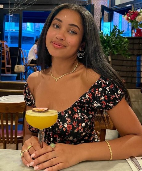 Emma Regala model heiße galerie