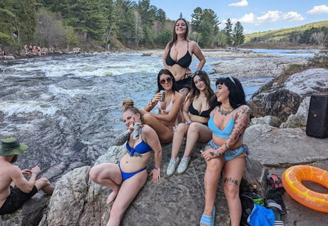 blonde sekretärin onlyfans kunst top galerie