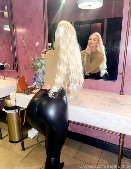 stayfitwithtay nacktheit kostenlose foto