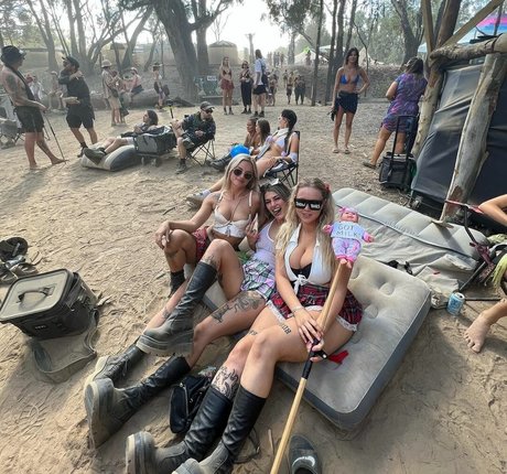 scorpio milk pornostar heiße bild