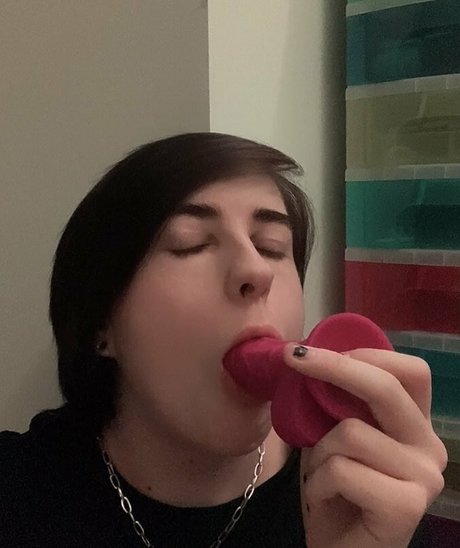 vampbussy nackte bild