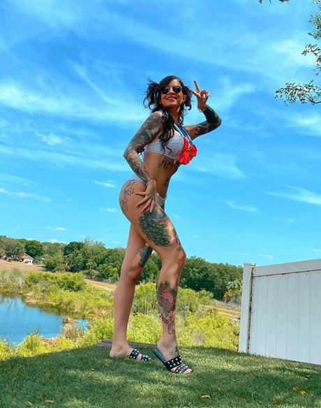 wonderwanny nackt akt archiv