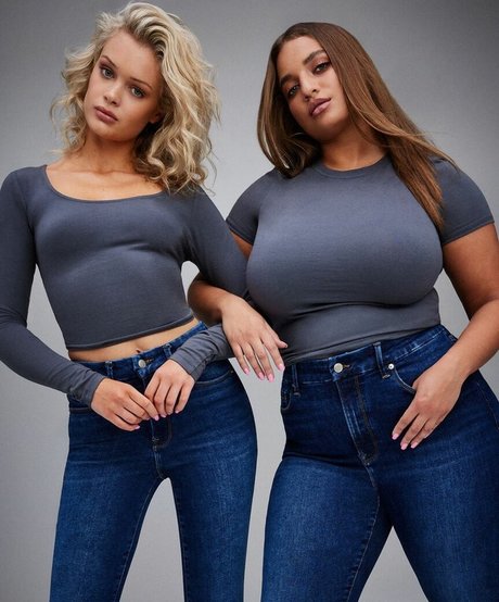 dünne ebenholz-onlyfans erotische hübsche foto