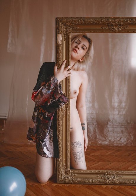 Simge Akkus kostenlose pornostar bilder