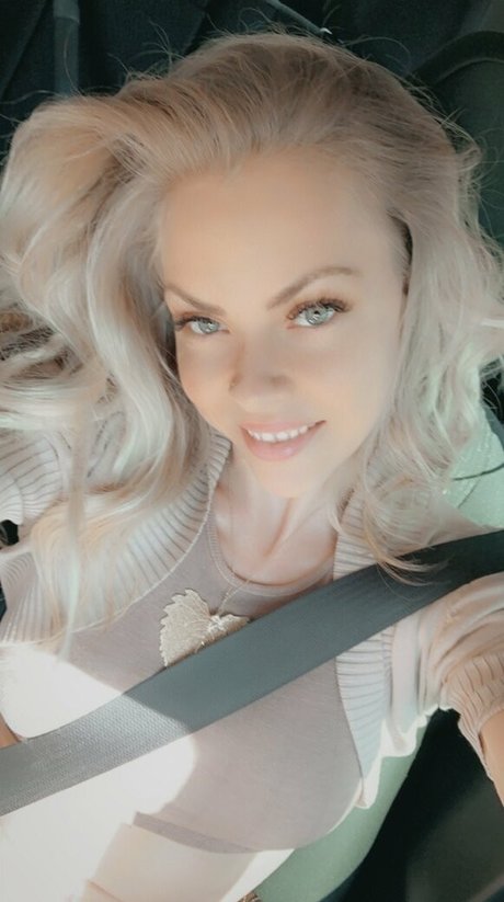 Nina Rei schöne nackt fotos