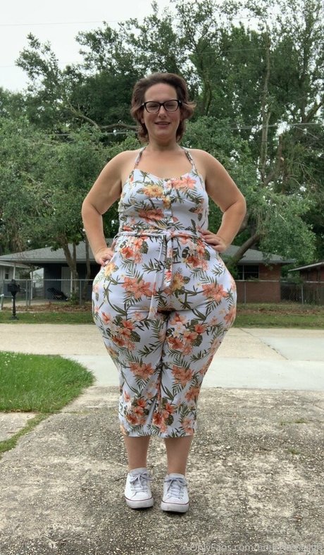 hourglassleigh akt bild