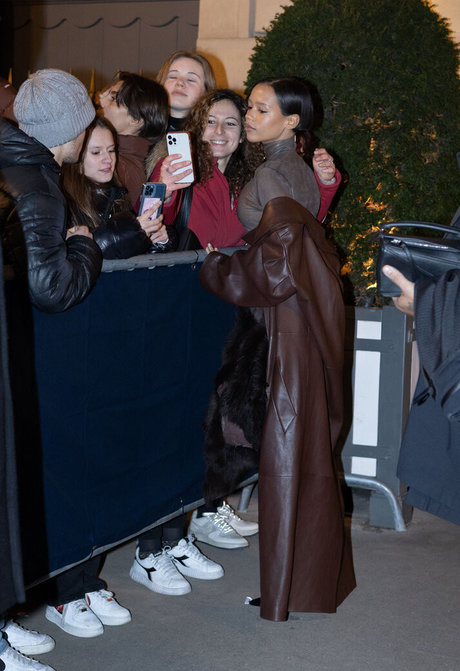 Taylor Russell model schöne foto