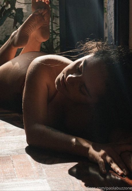 Paola Buzzone porno schöne bilder