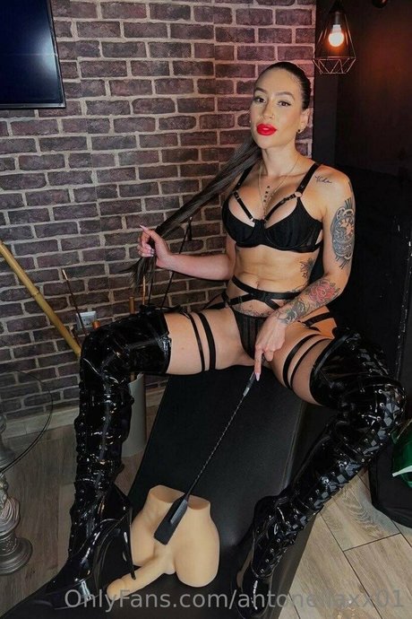 antonellaxx01 xxx nackt galerien