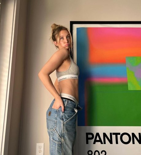 Riley Hubatka xxx freie galerien