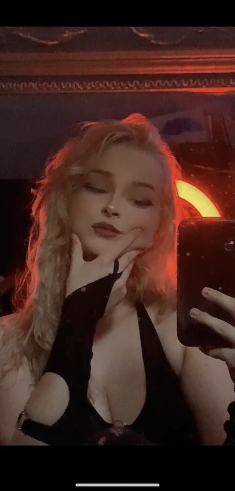 Fertilehips schauspielerin exklusive galerie