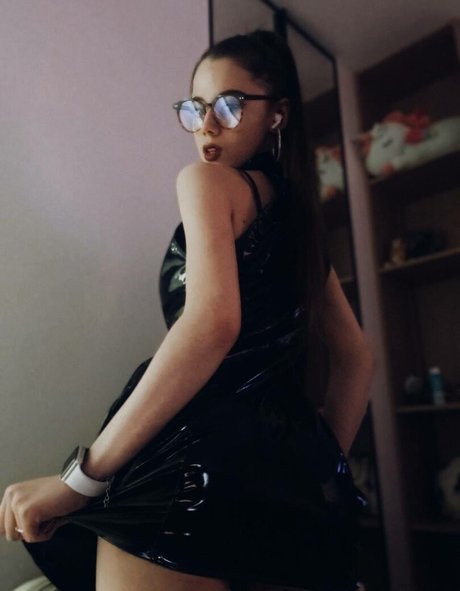 taanni nacktheit top bilder