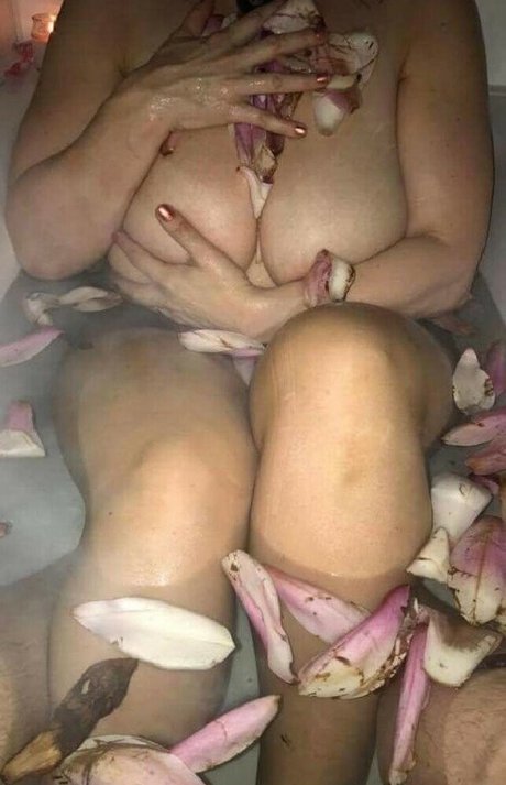 MeganFortyFit nackt perfekte fotos