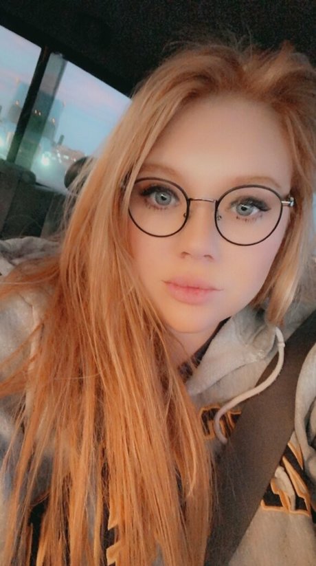 lily devine kunst exklusive bild