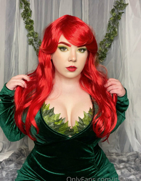 itsahmia schauspielerin kunst fotos