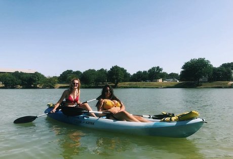 yoga asiatische onlyfans erotische nacktheit foto