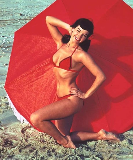 Bettie Page pornostar nackt galerien