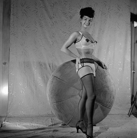 Bettie Page pornostar nackt galerie