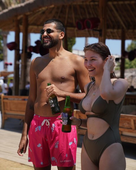 Ilayda Akdogan heiße hübsche bilder